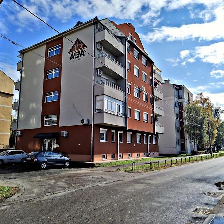 Apartman Espresso Sa Parkingom Sremska Mitrovica Exterior photo