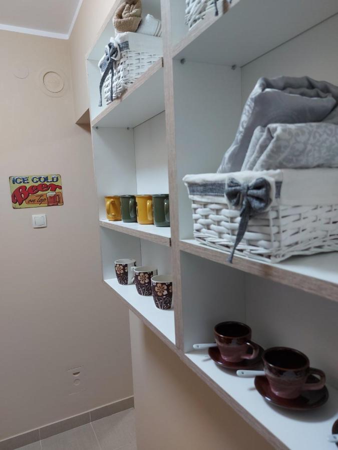 Apartman Espresso Sa Parkingom Sremska Mitrovica Exterior photo